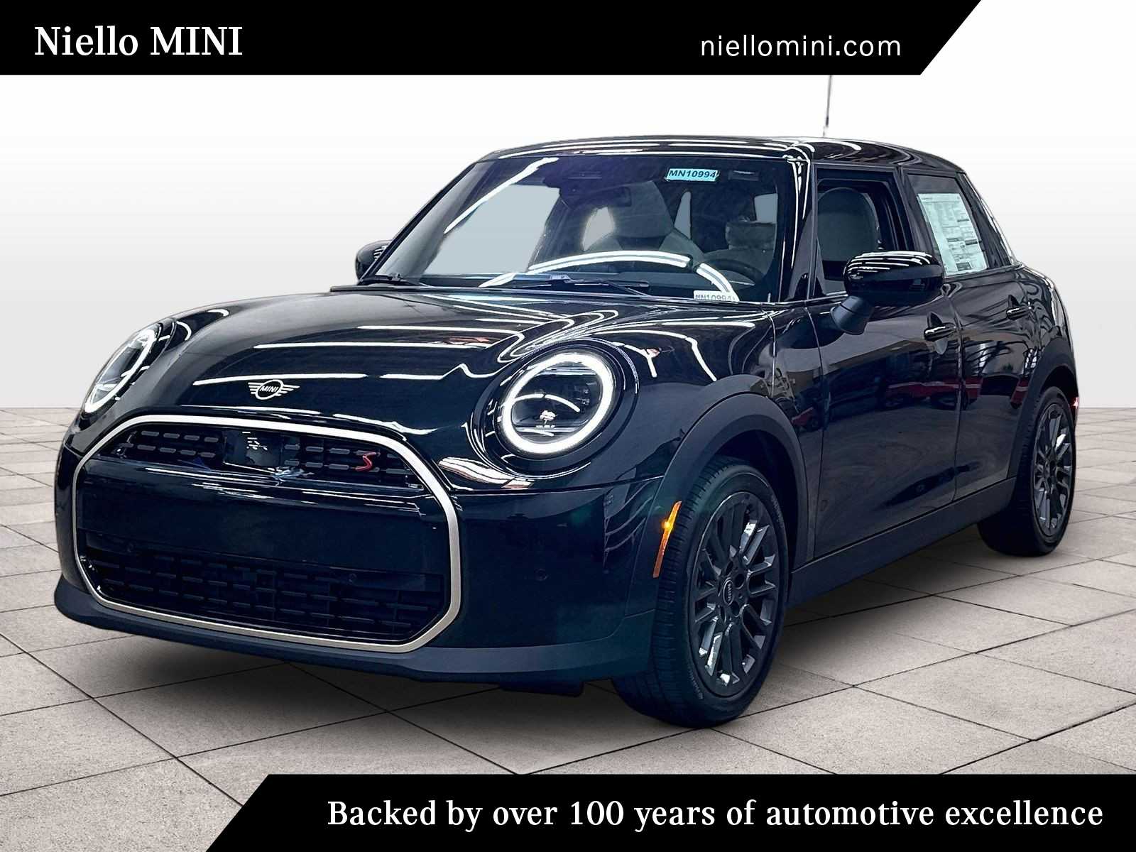 2026 MINI Hardtop Cooper S Signature's photo