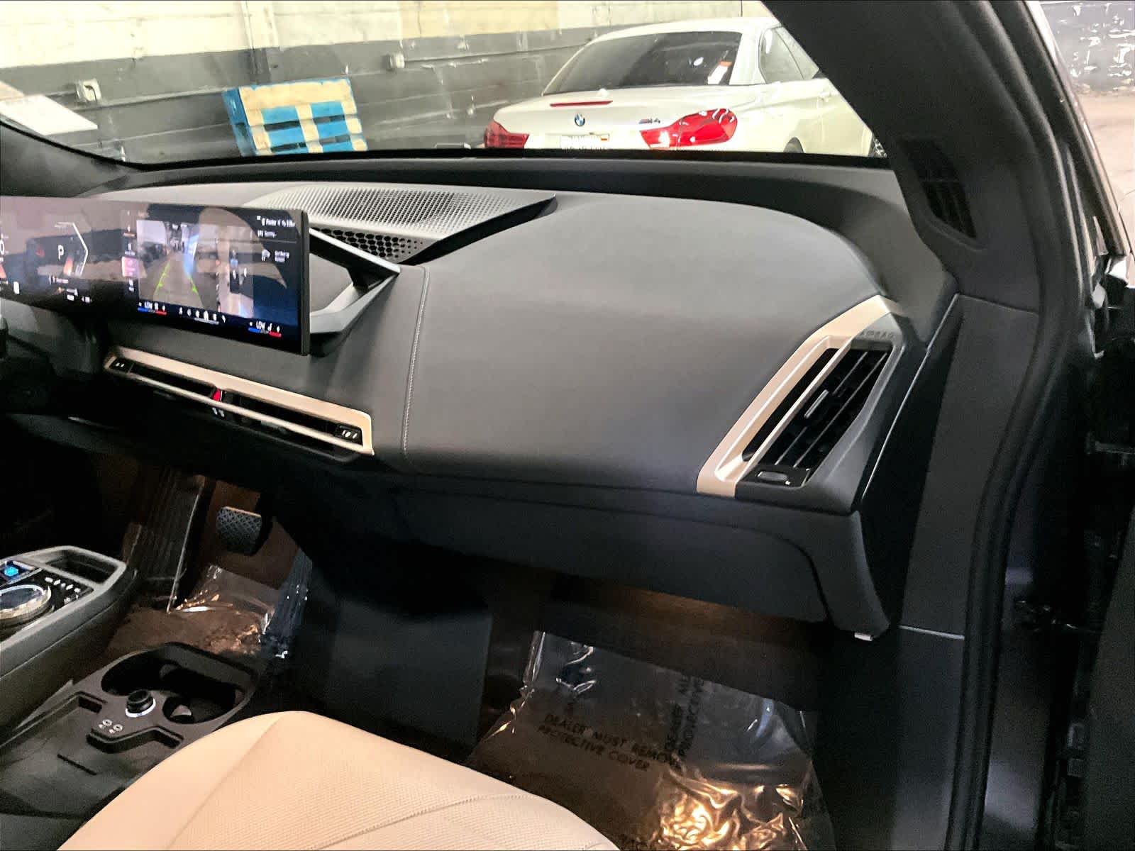 2025 BMW iX 50 - Photo 15