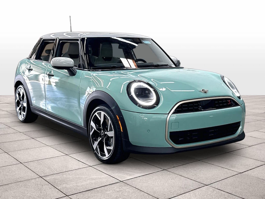 New 2026 MINI 4 Door Signature Plus FWD