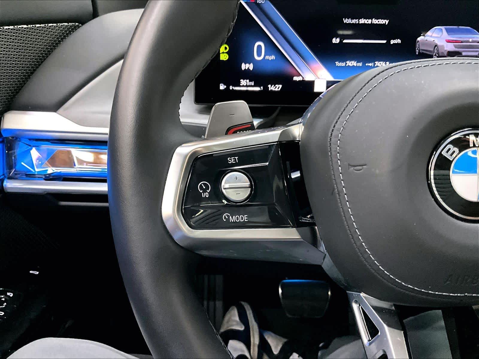 2025 BMW 7 Series 760i - Photo 18