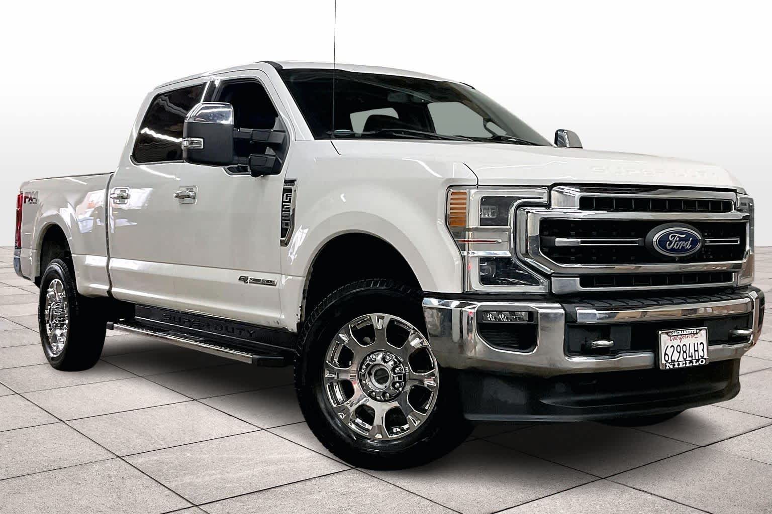 2021 Ford F-350 Lariat photo 2