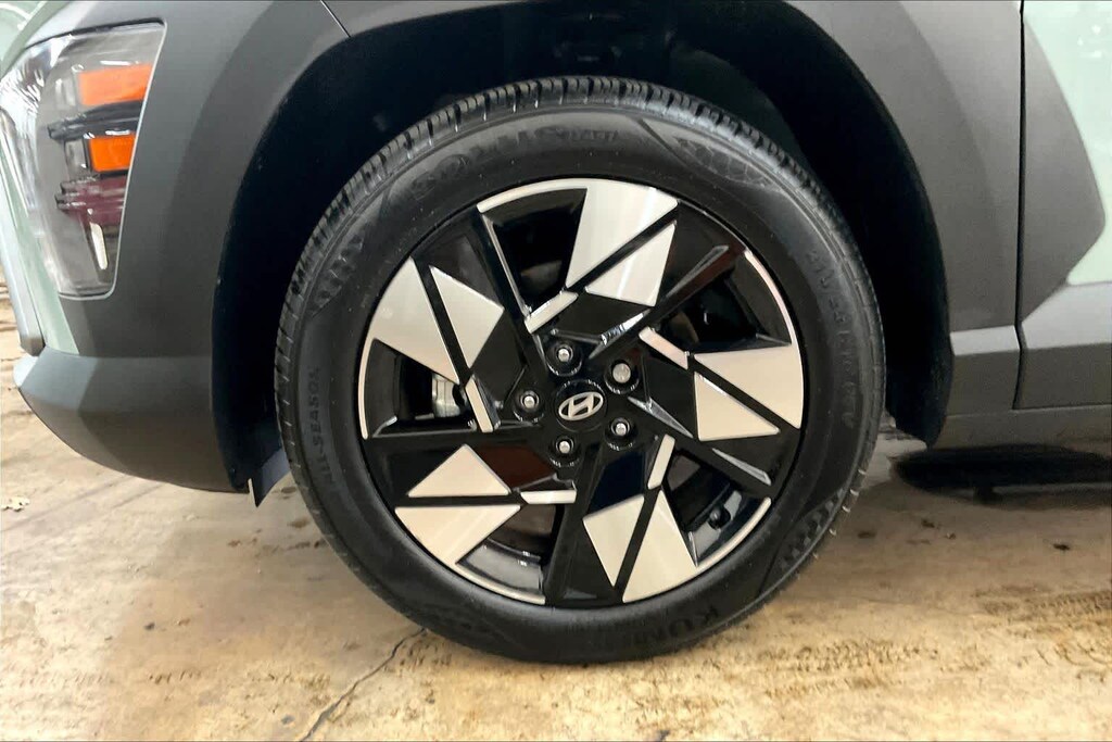 Used 2024 Hyundai Kona SEL FWD