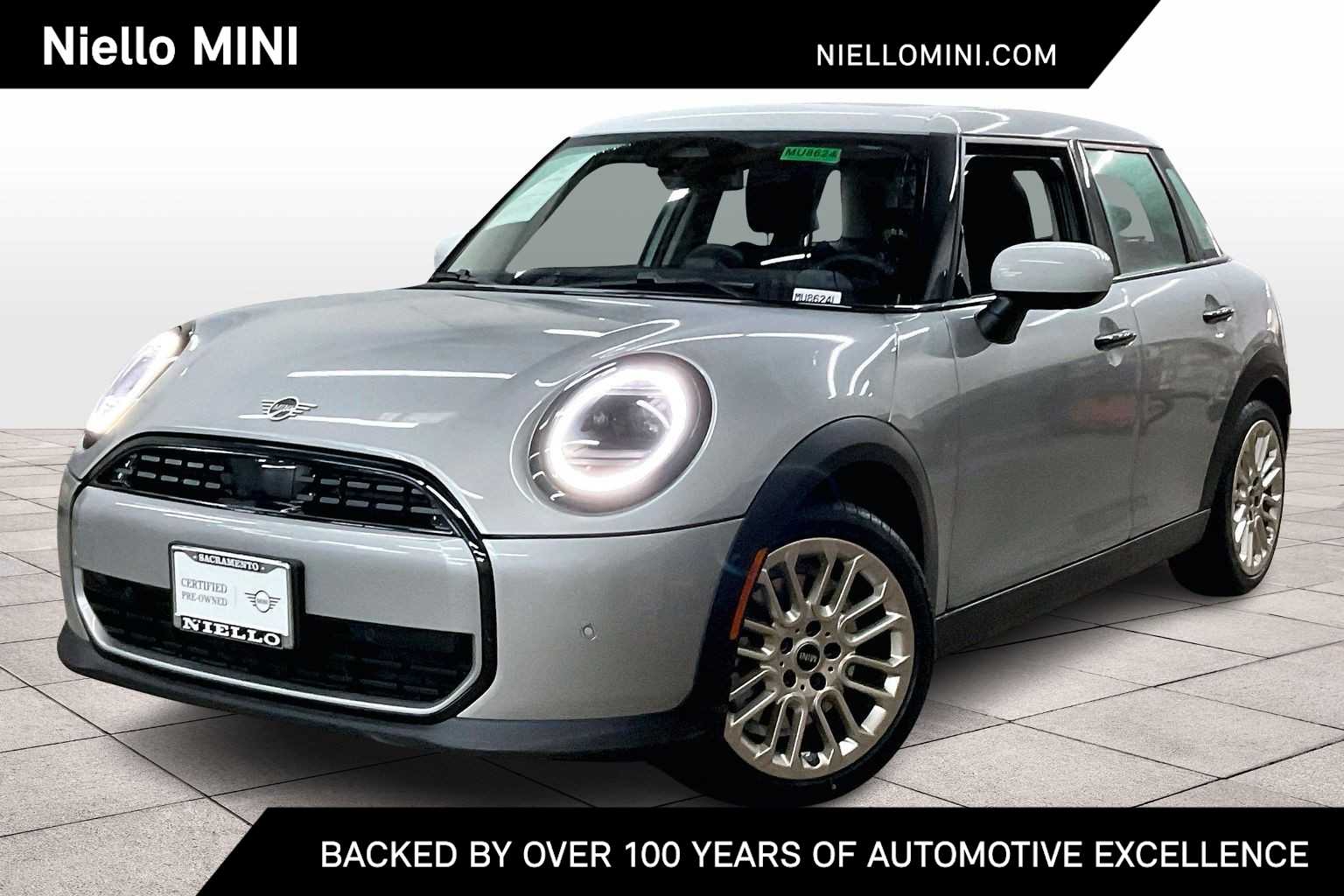 2025 MINI Hardtop 4 Door Base's photo