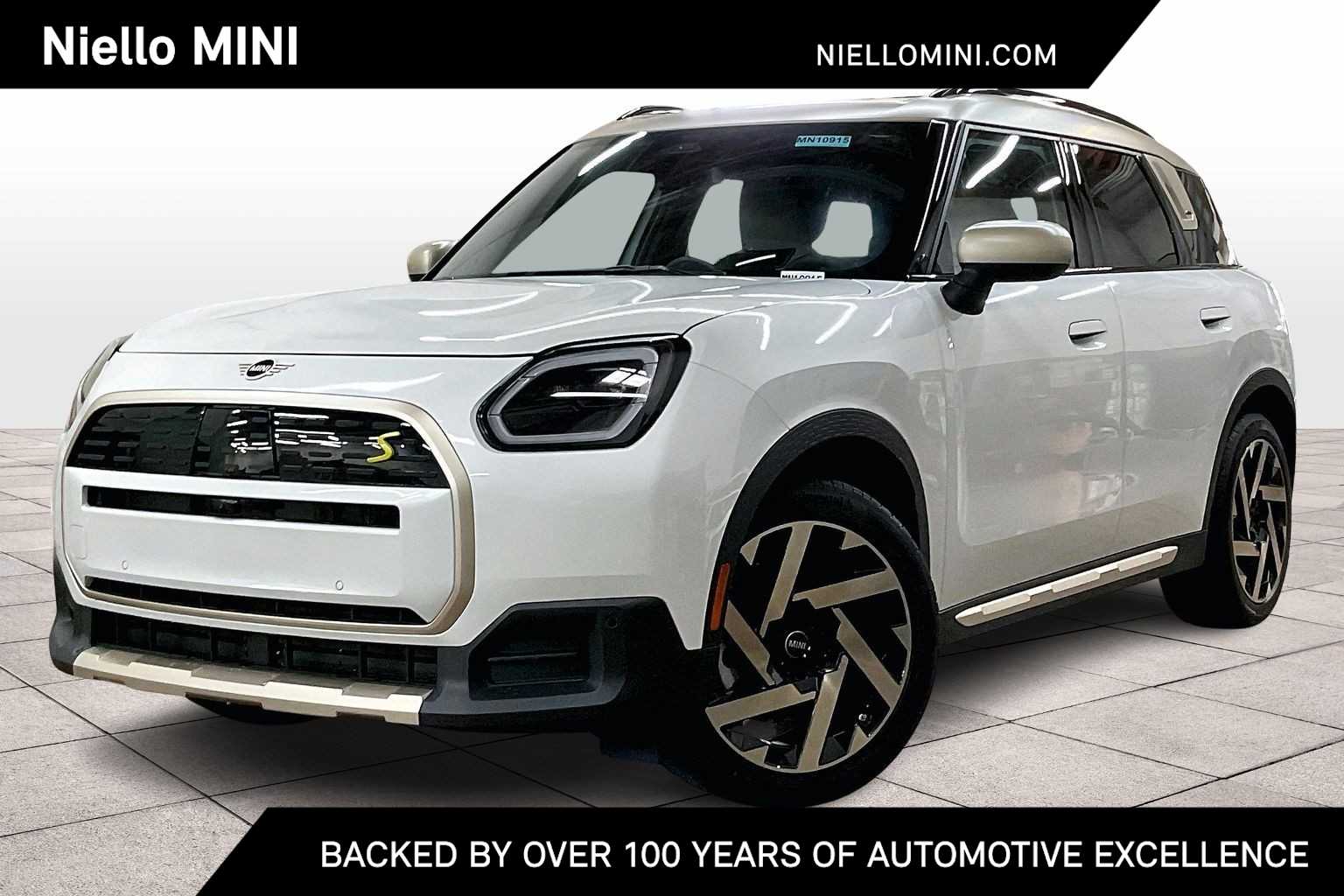 2025 MINI Countryman SE's photo