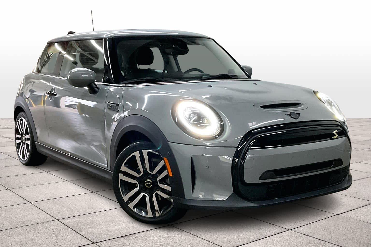 Used 2023 MINI Hardtop 2 Door SE with VIN WMW13DJ06P2T55557 for sale in Sacramento, CA