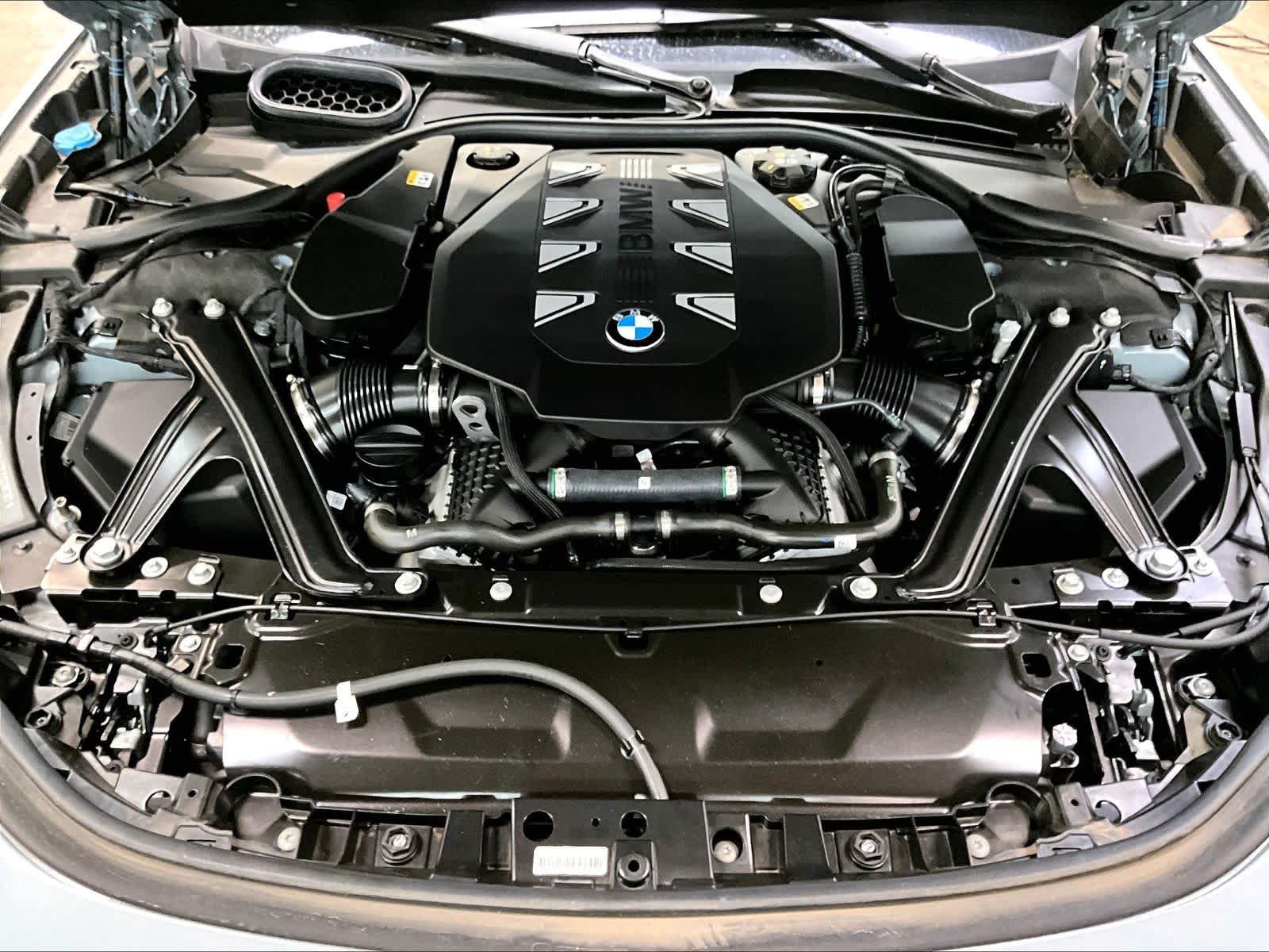 2025 BMW 7 Series 760i - Photo 10