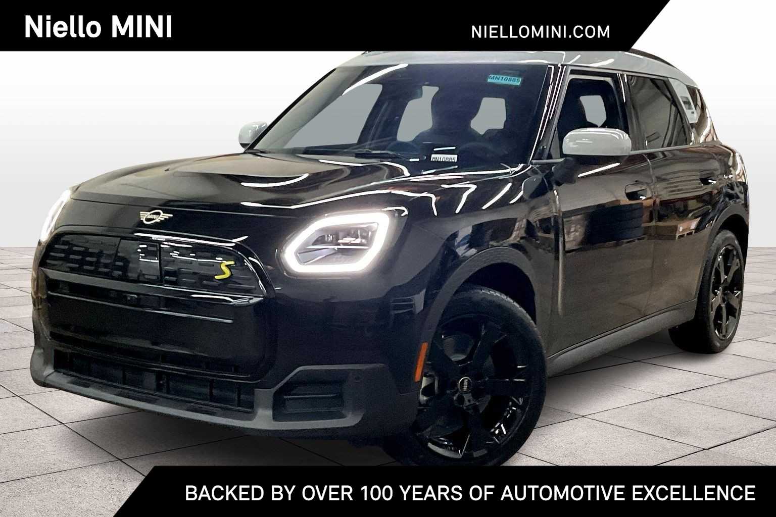 2025 MINI Countryman SE's photo