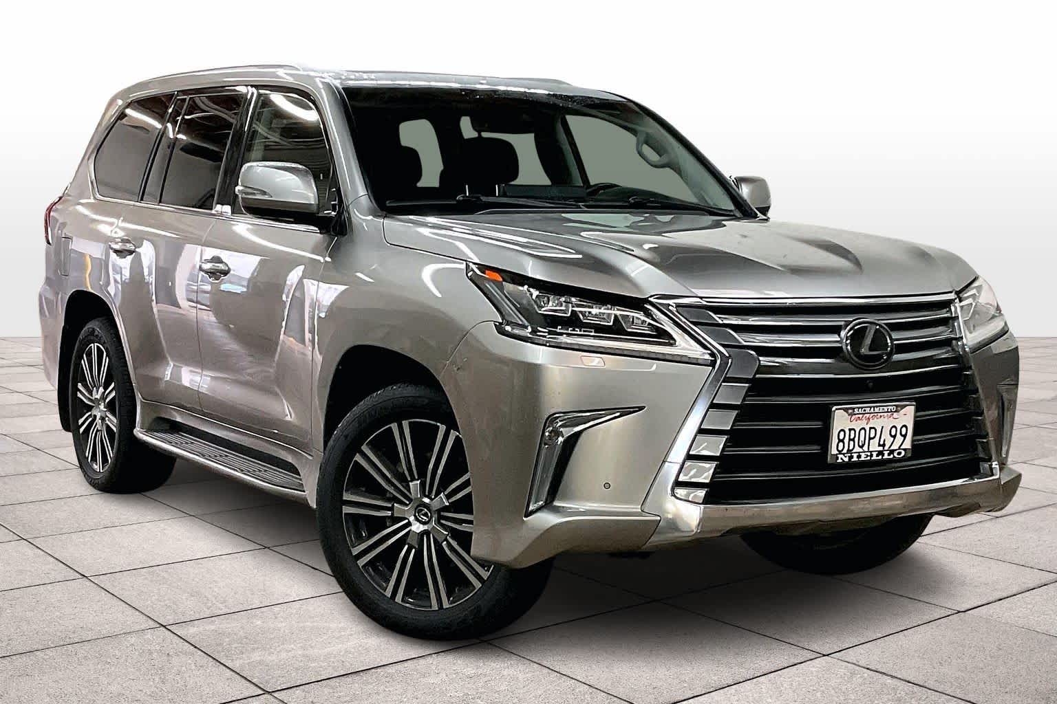 2018 Lexus LX 570 photo 2