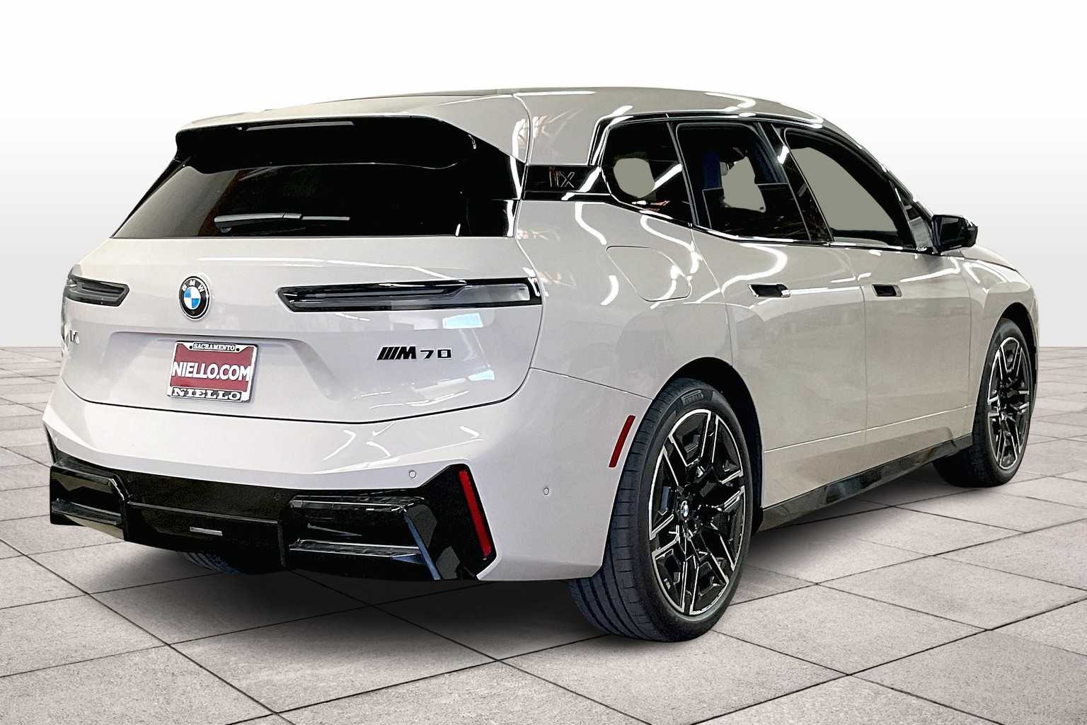 2026 Bmw iX iX M70 photo 4