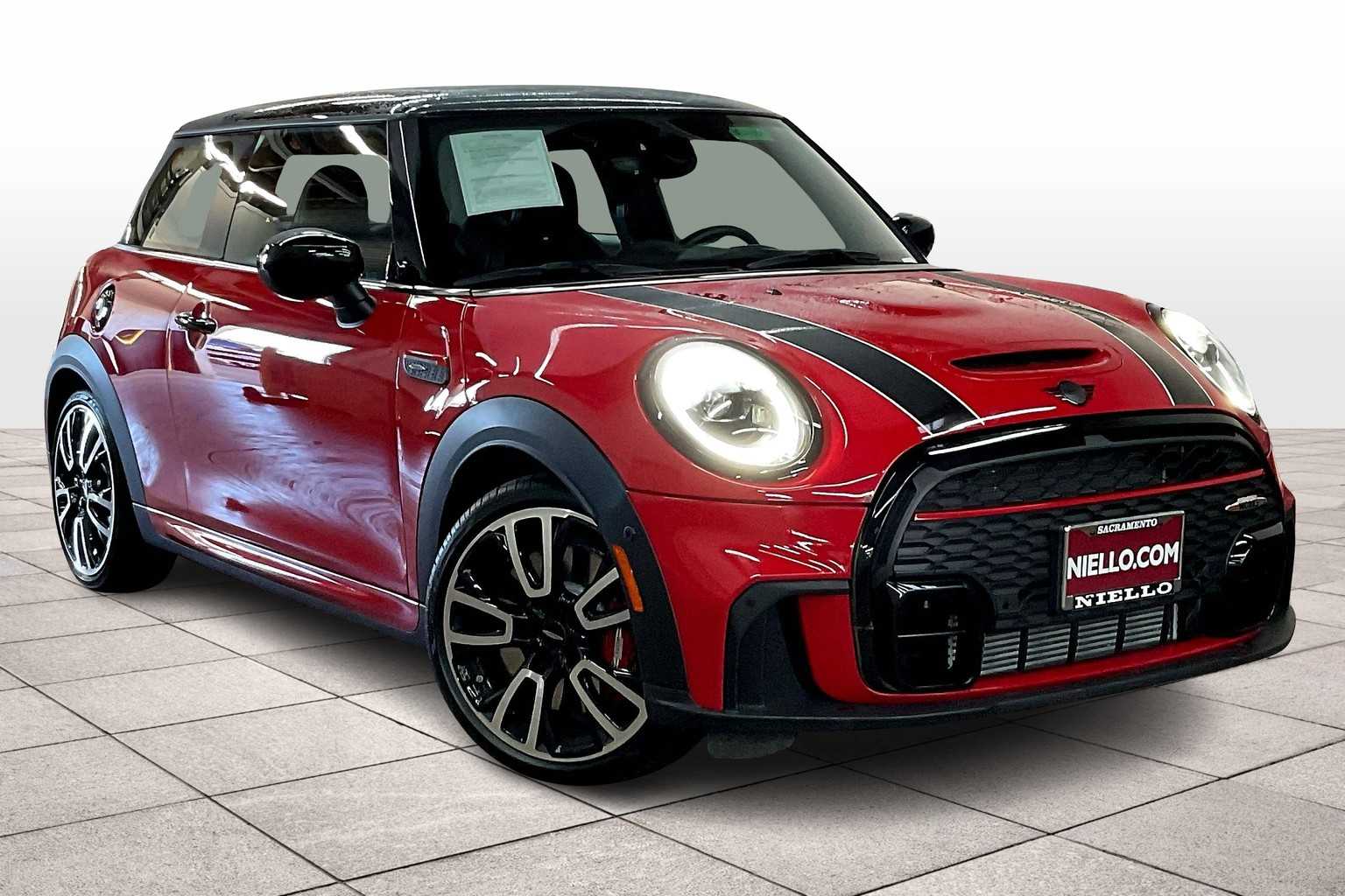 2024 Mini Cooper 2 Door Hardtop photo 2