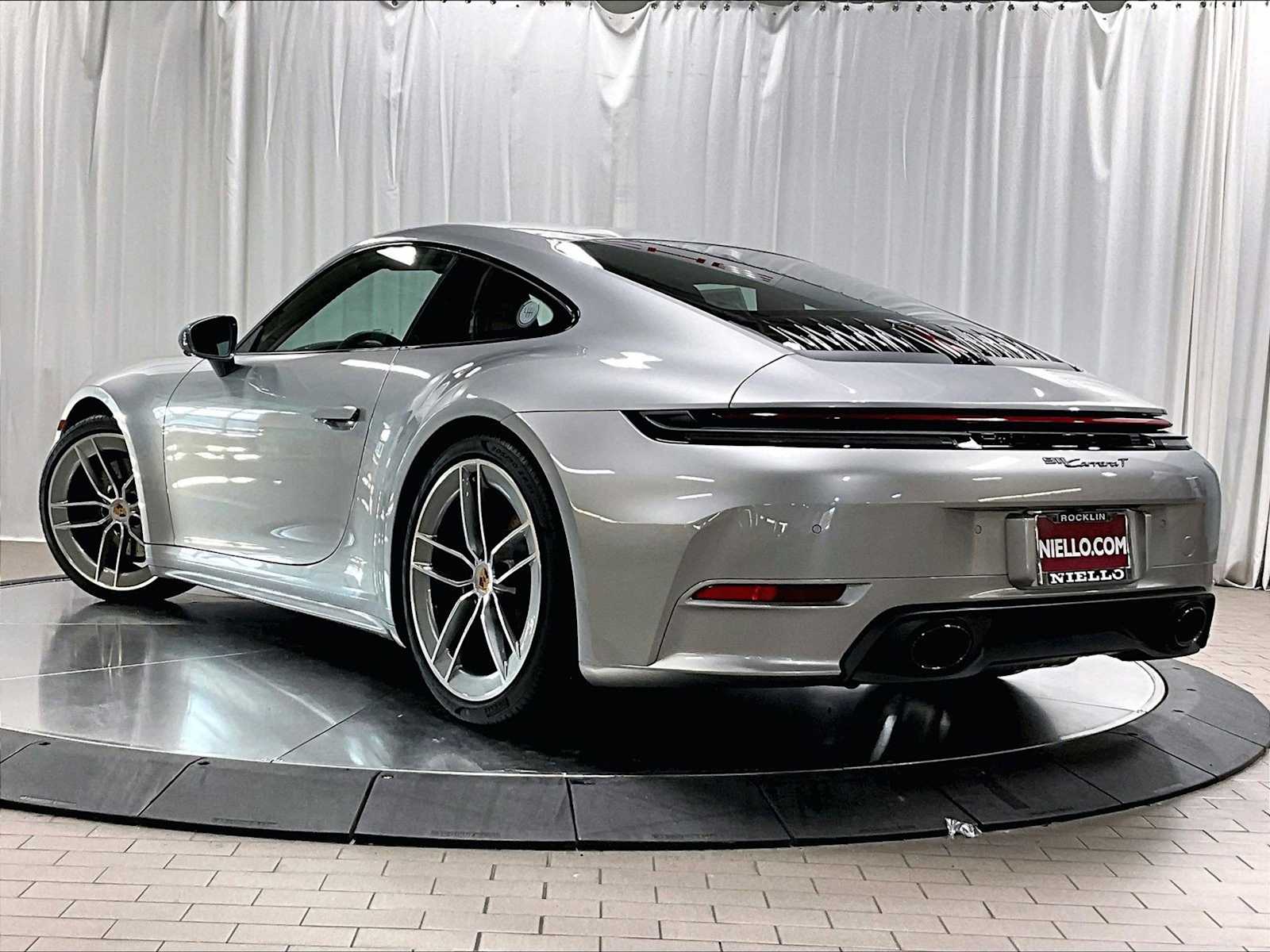 2026 Porsche 911 T photo 3