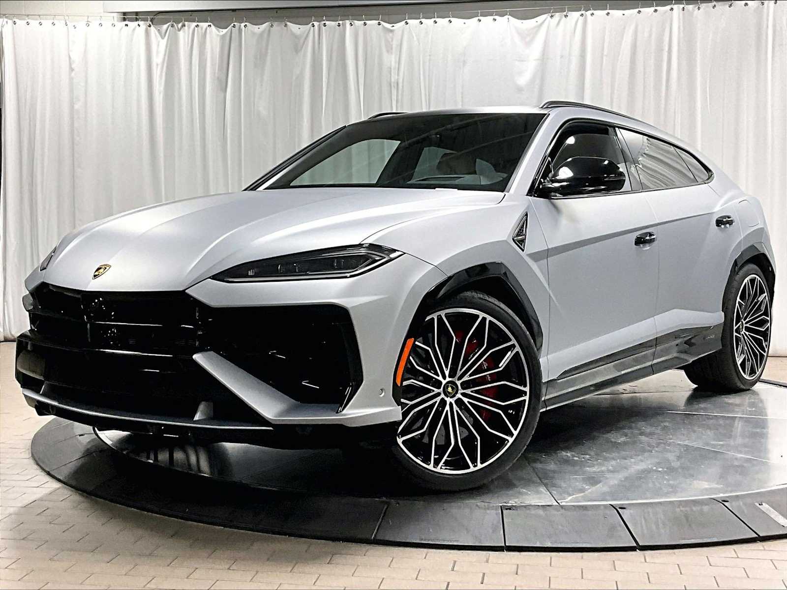 2025 Lamborghini Urus SE's photo