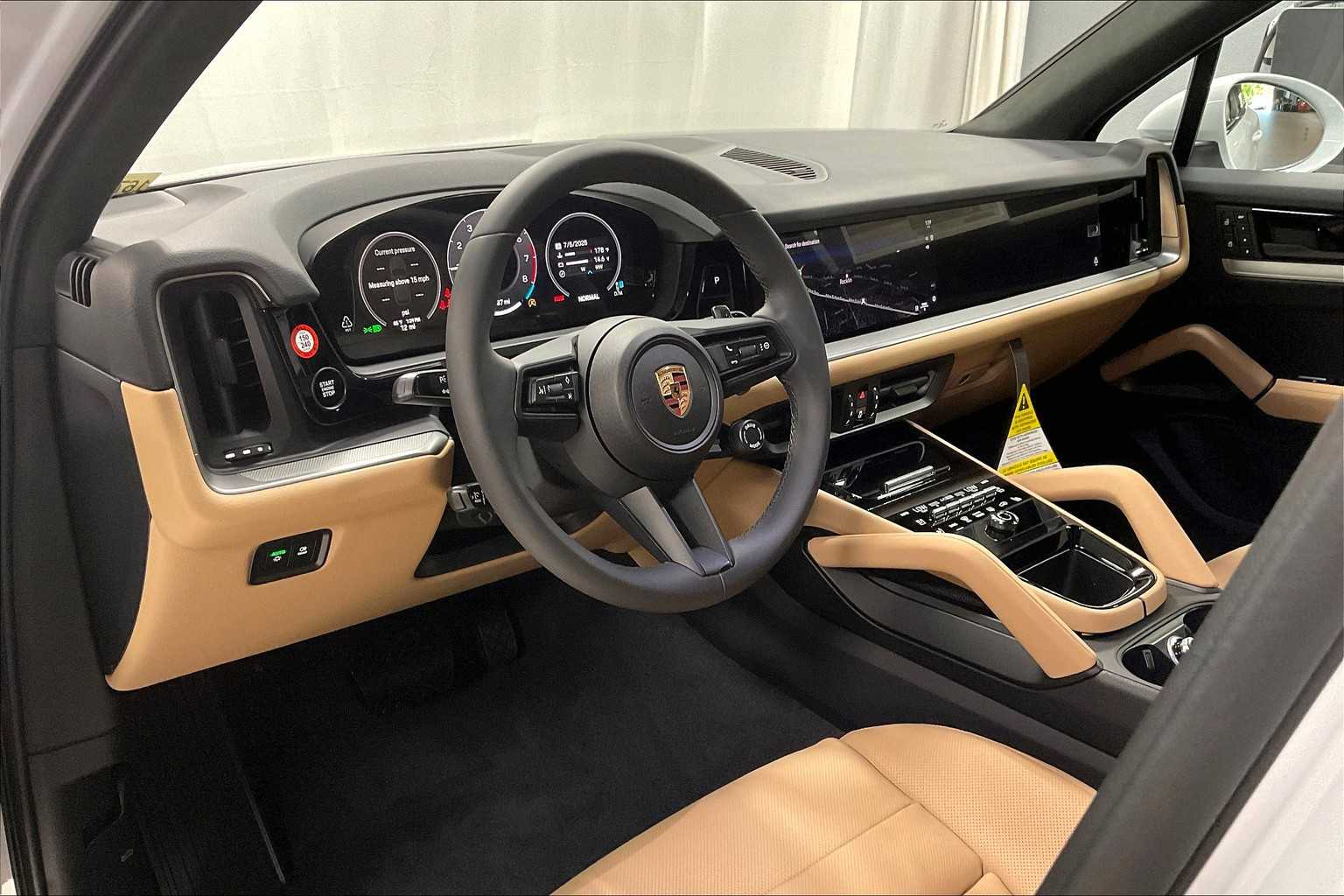 2025 Porsche Cayenne photo 4