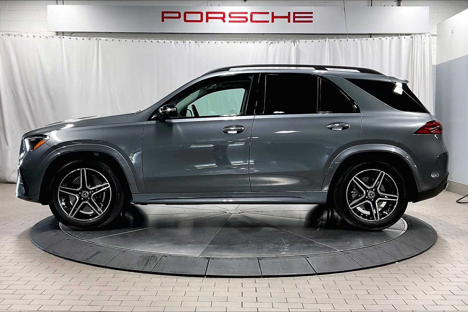 2024 Mercedes Benz GLE 350 4MATIC photo 2
