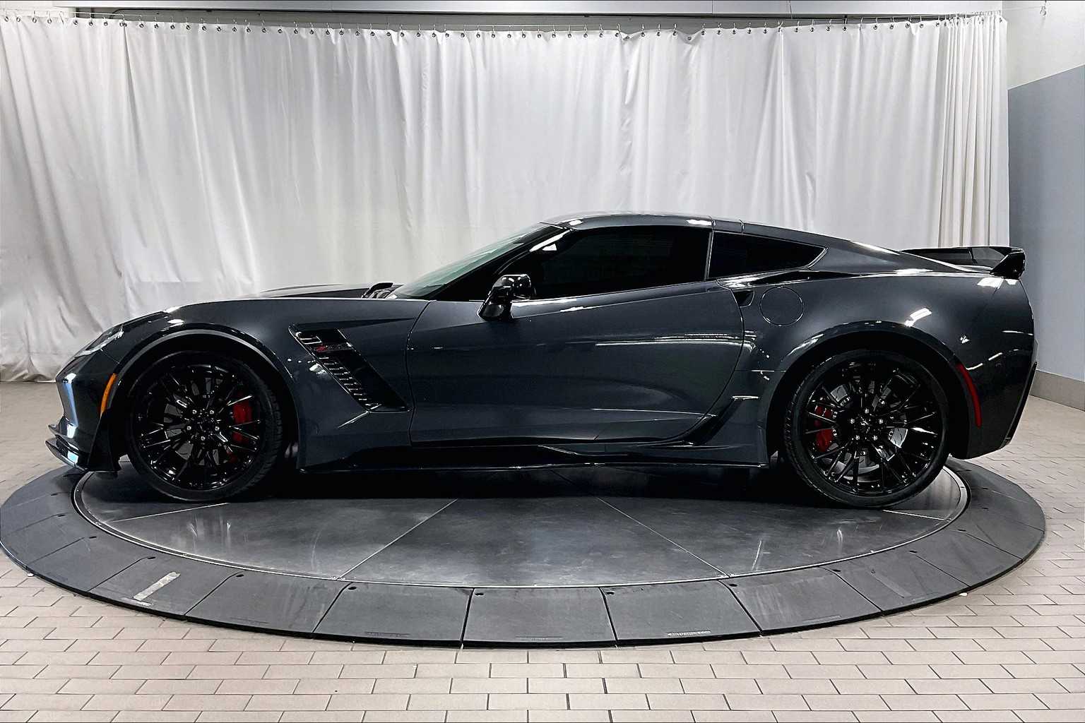 2017 Chevrolet Corvette Z06 1LZ photo 2