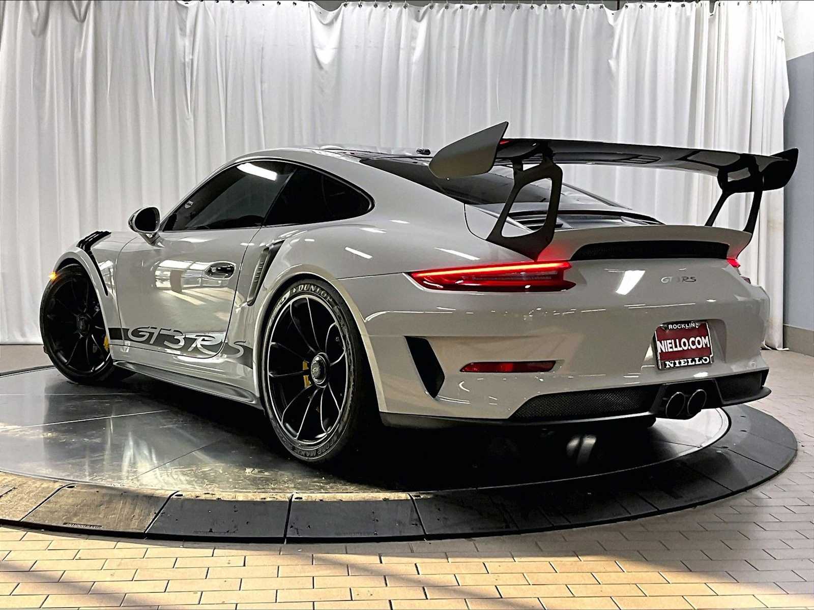 2019 Porsche 911 GT3 RS Coupe photo 3
