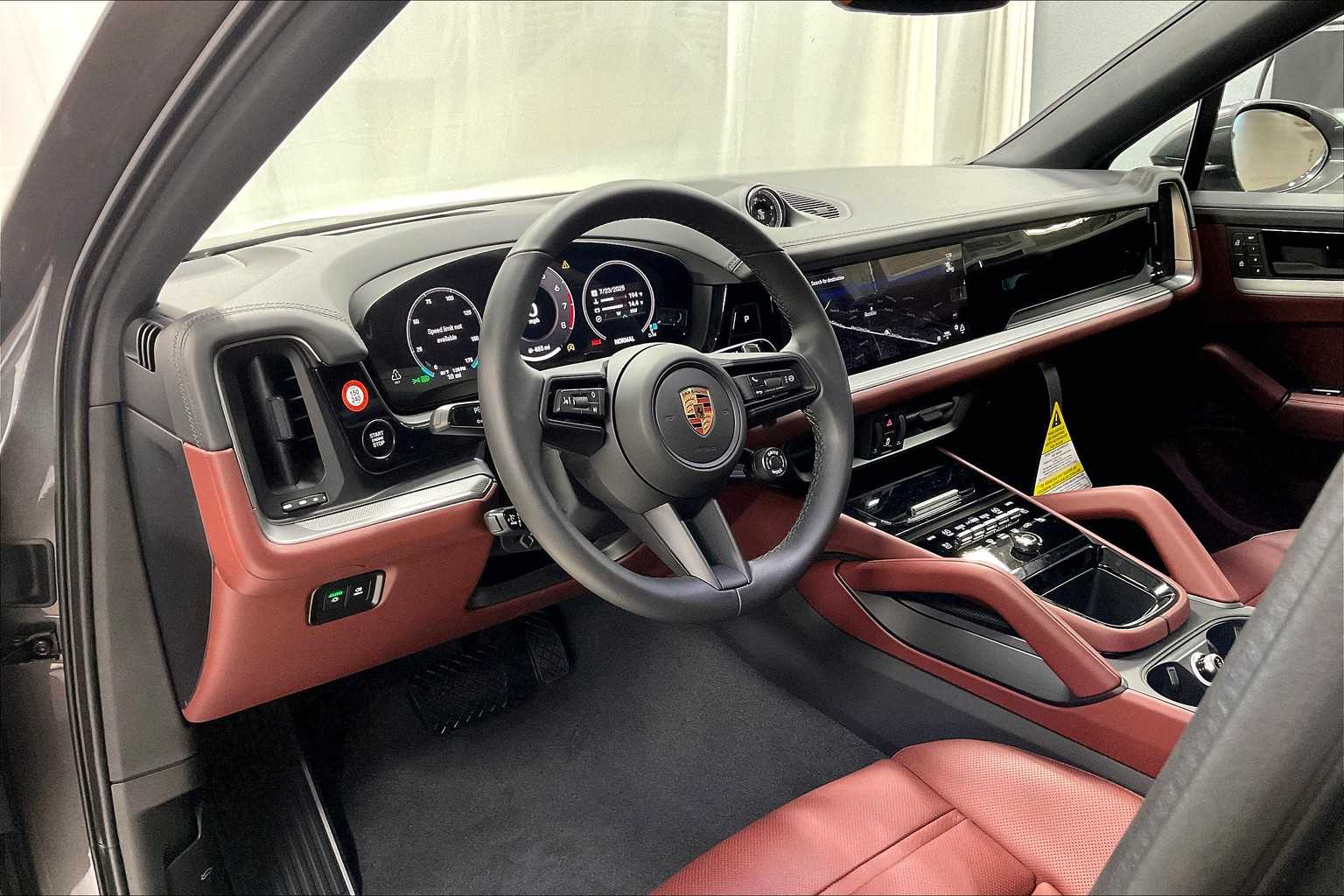 2025 Porsche Cayenne Coupe photo 4