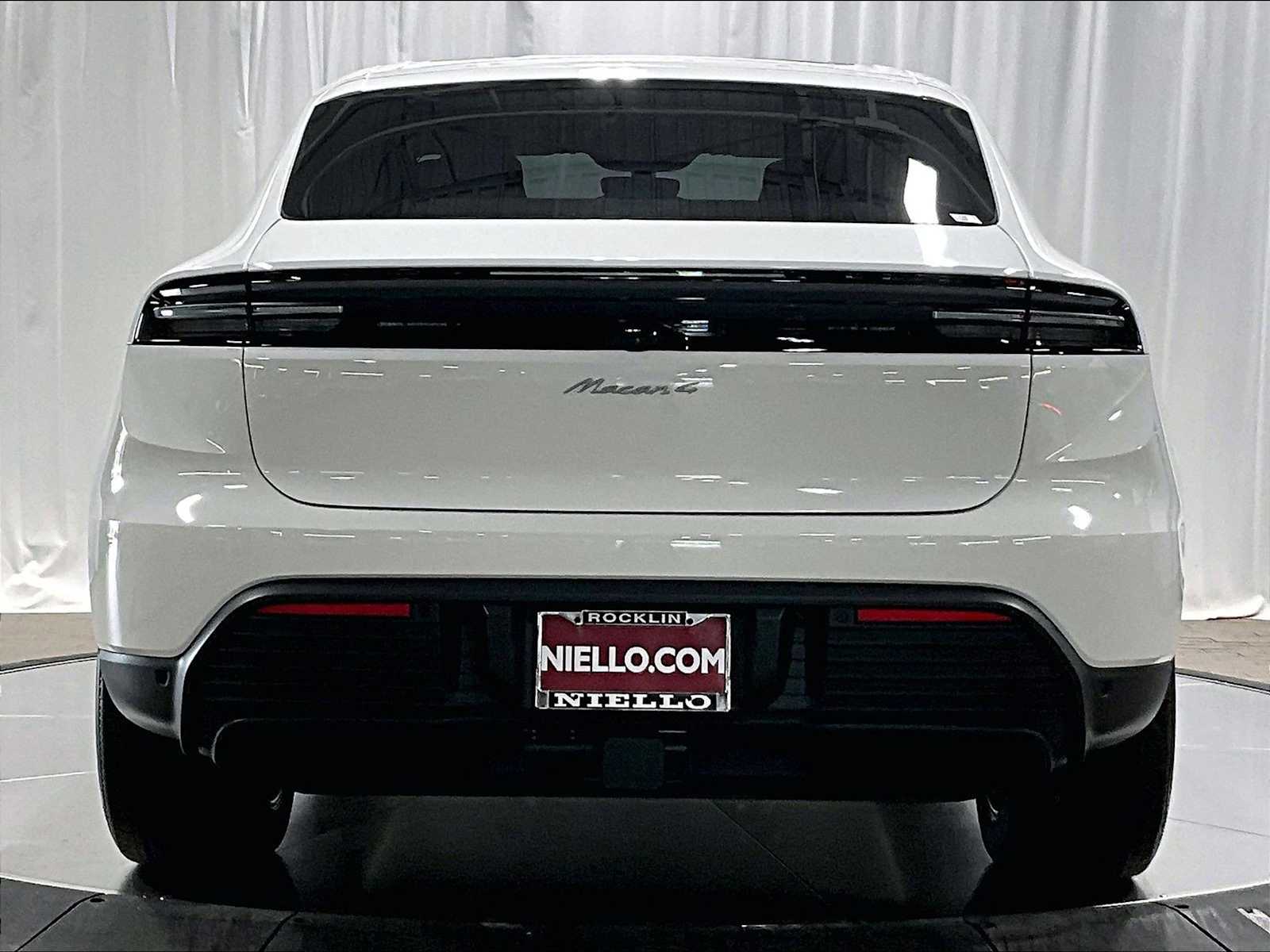 2026 Porsche Macan Electric 4 AWD photo 5