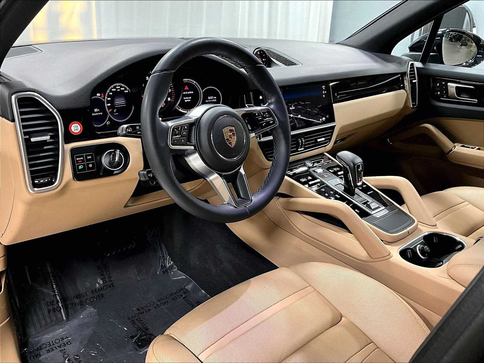 2023 Porsche Cayenne Platinum Edition photo 4