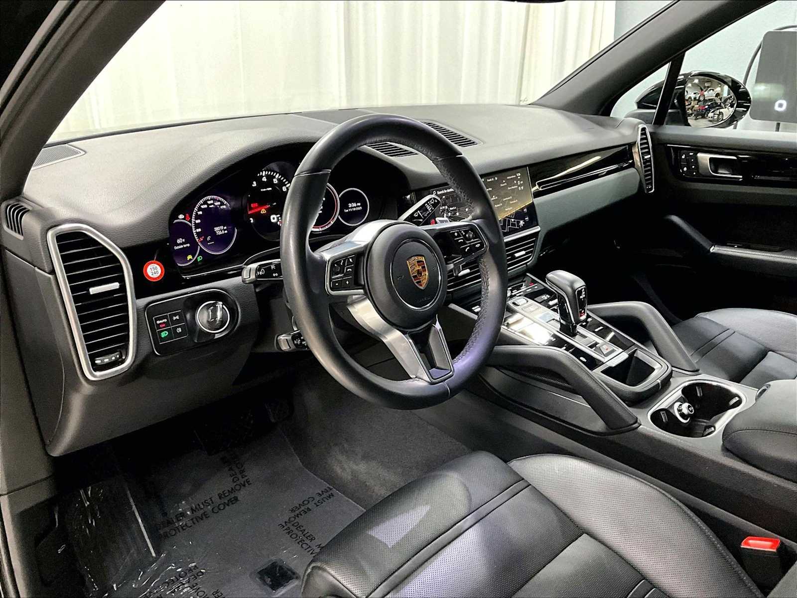 2022 Porsche Cayenne Base photo 4