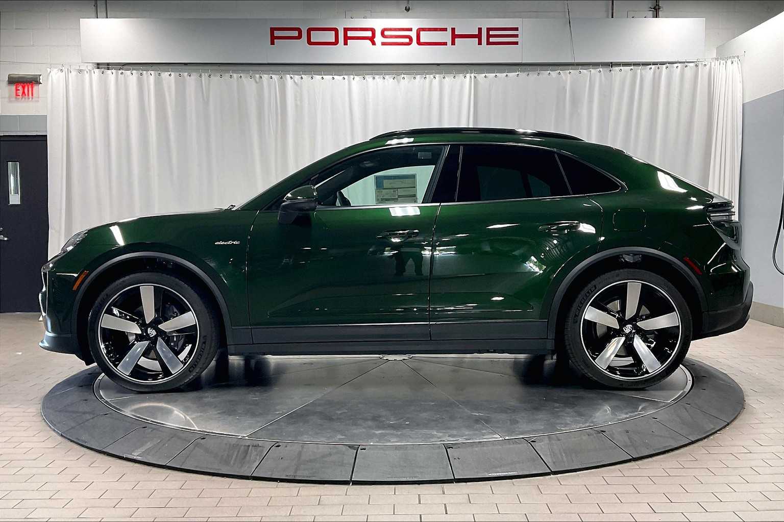 Used 2025 Porsche Macan Base with VIN WP1AD2XA1SL077203 for sale in Rocklin, CA