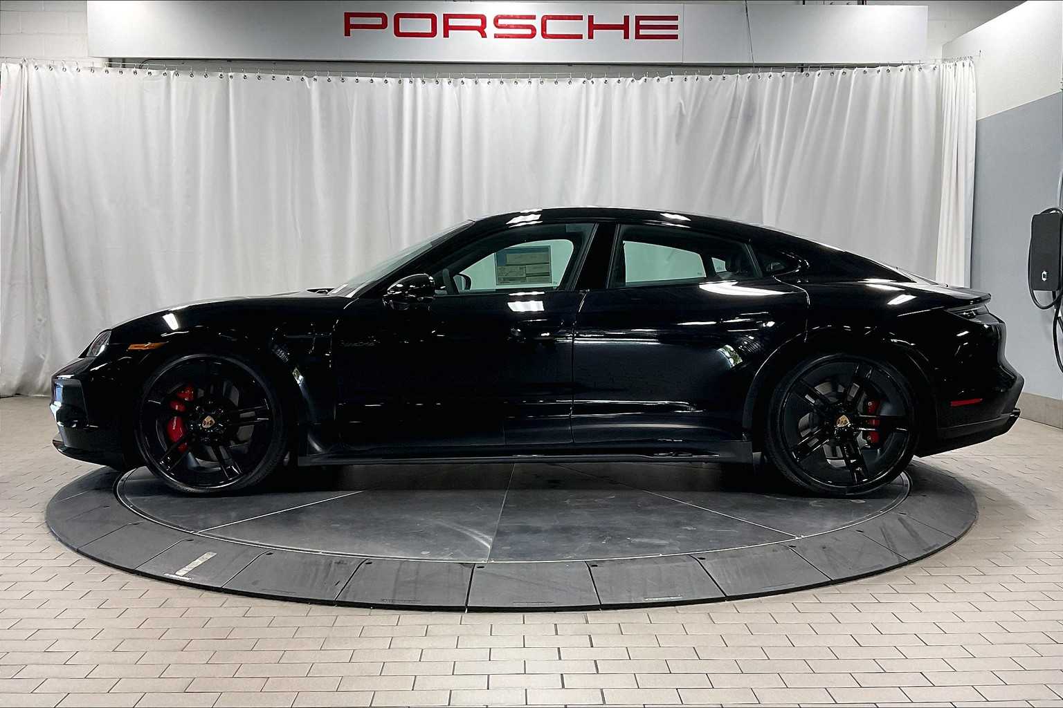 2025 Porsche Taycan GTS photo 2