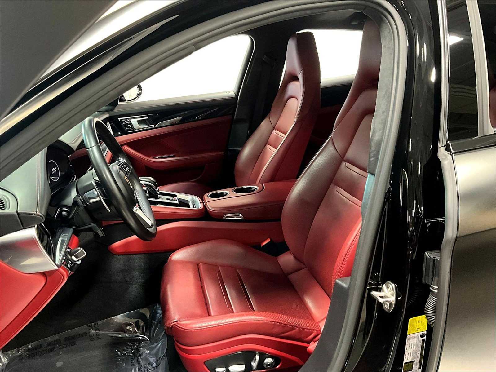 2019 Porsche Panamera Turbo AWD photo 4