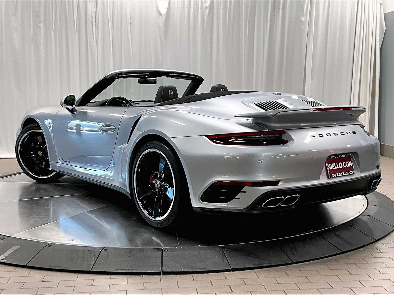 2018 Porsche 911 Turbo Cabriolet photo 3