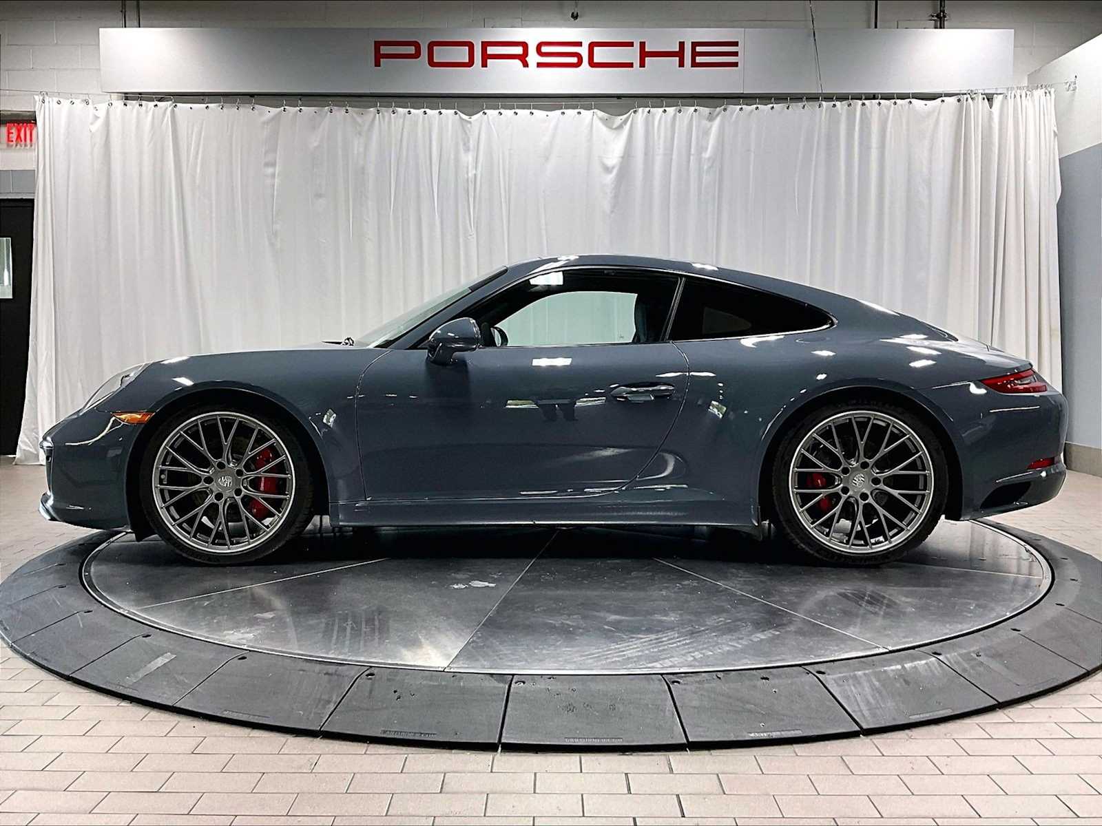 2017 Porsche 911 S photo 2