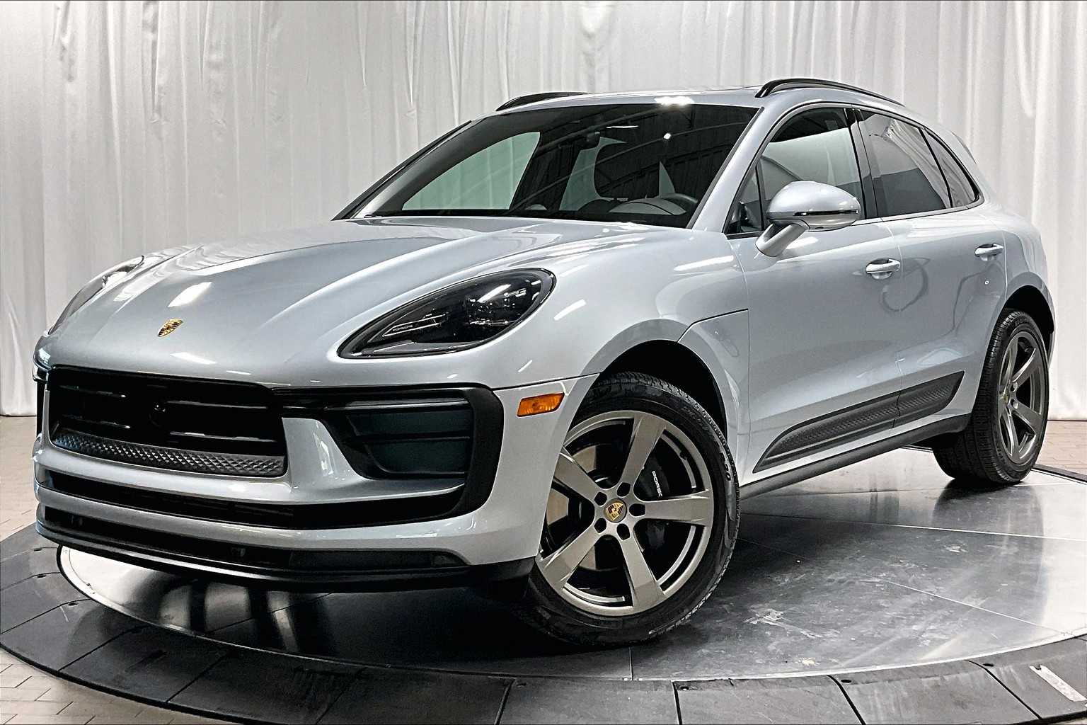 2025 Porsche Macan Base