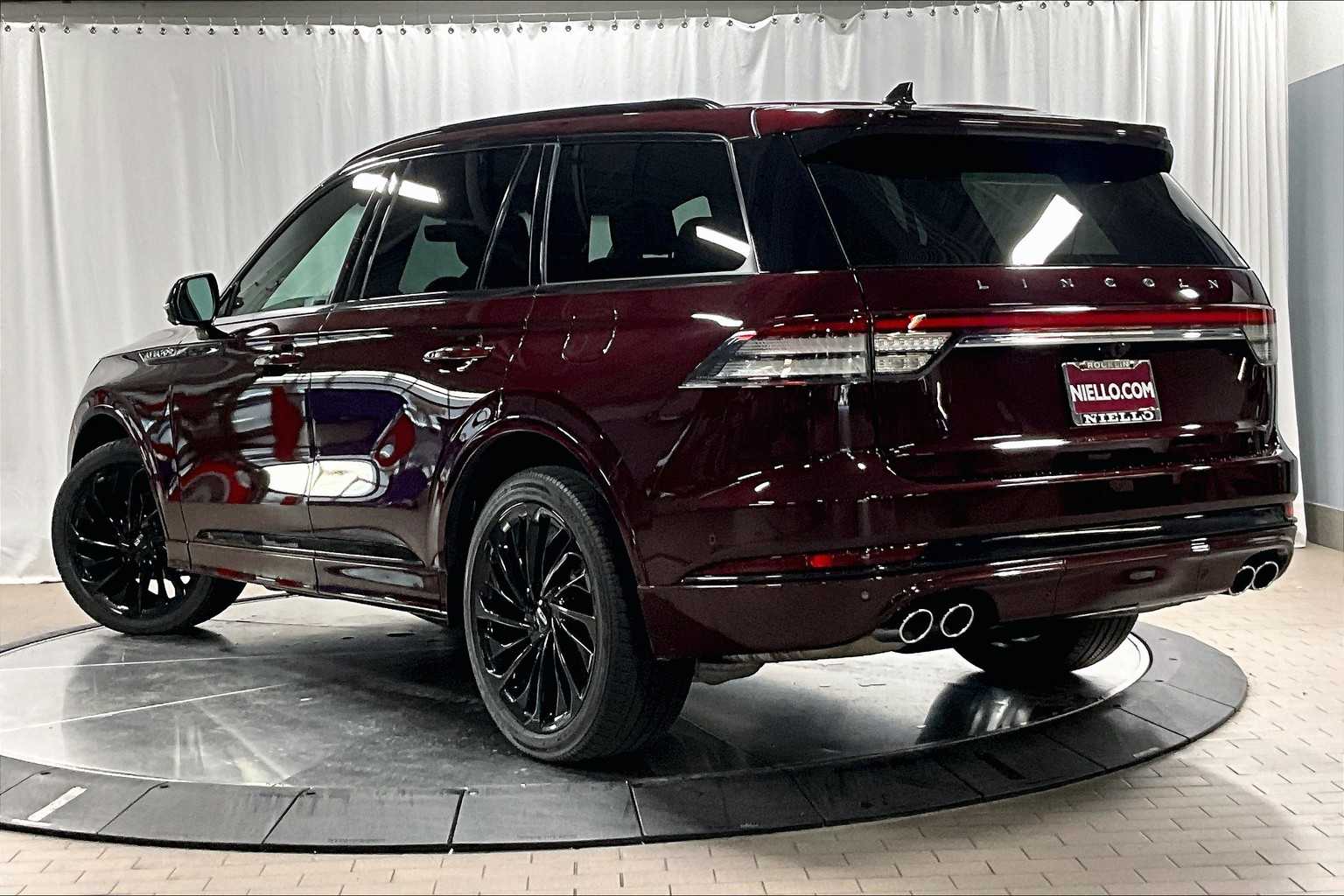 2022 Lincoln Aviator Reserve photo 3