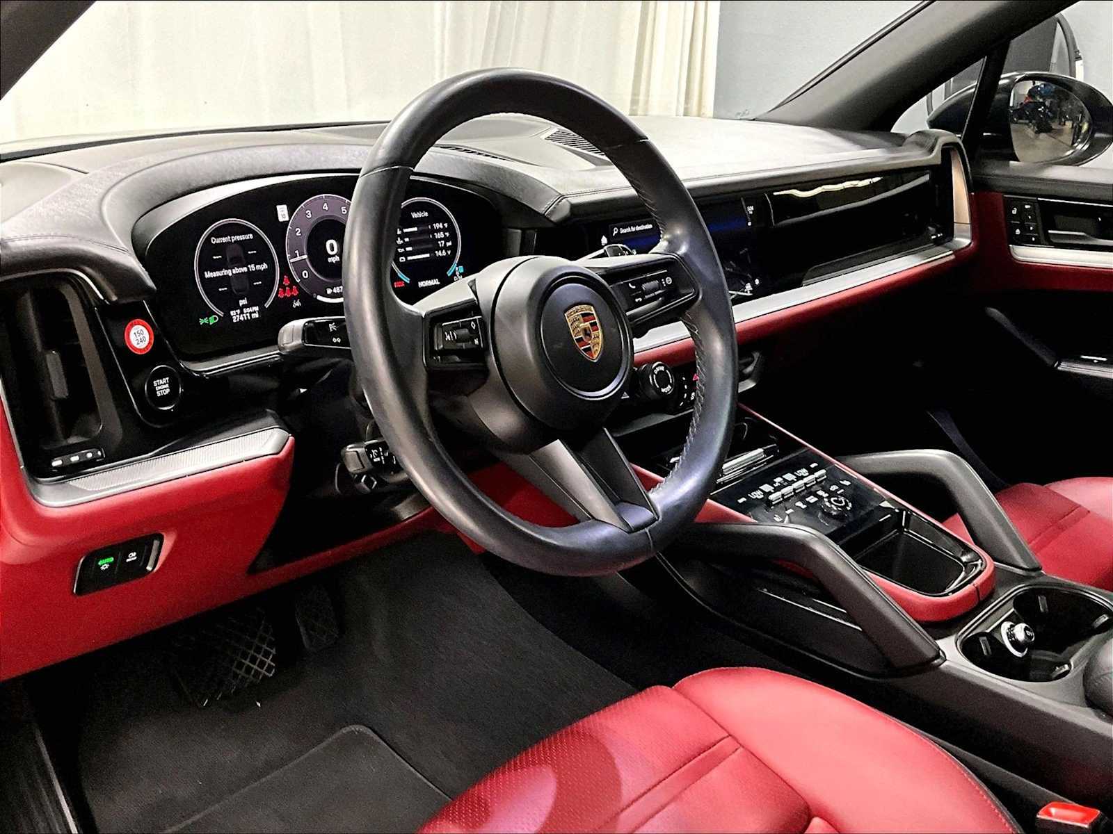 2024 Porsche Cayenne photo 4