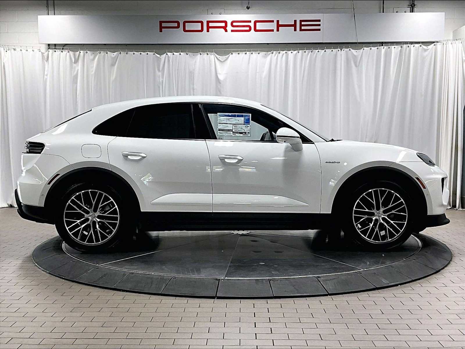 2026 Porsche Macan Electric 4 AWD photo 3