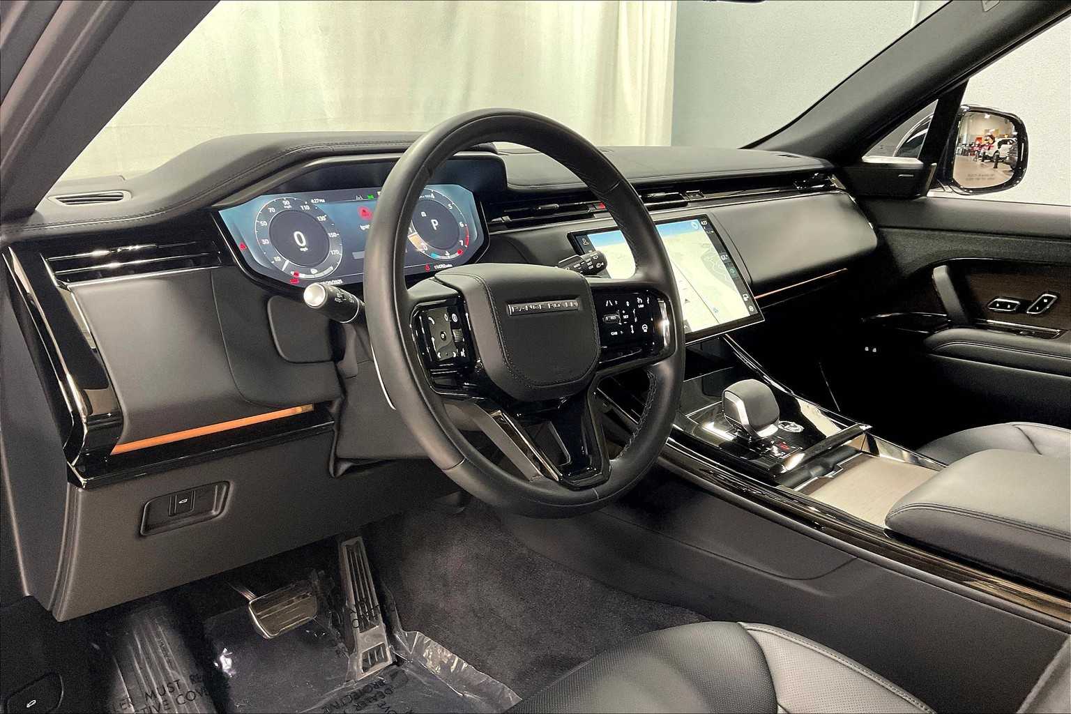 2024 Land Rover Range Rover Sport SE photo 3