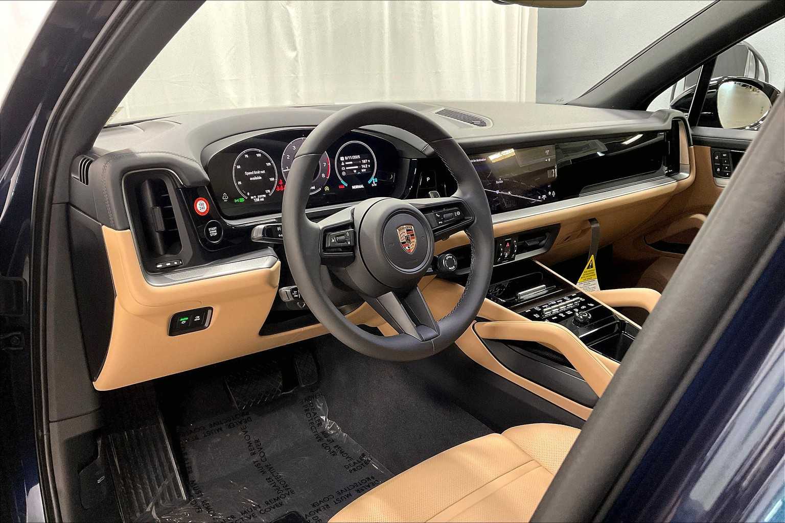 2025 Porsche Cayenne photo 4