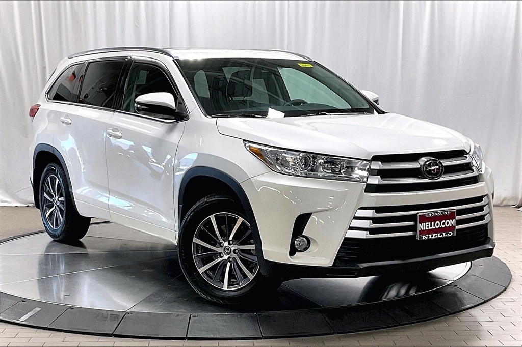 Used 2017 Toyota Highlander XLE with VIN 5TDJZRFH9HS454168 for sale in Rocklin, CA