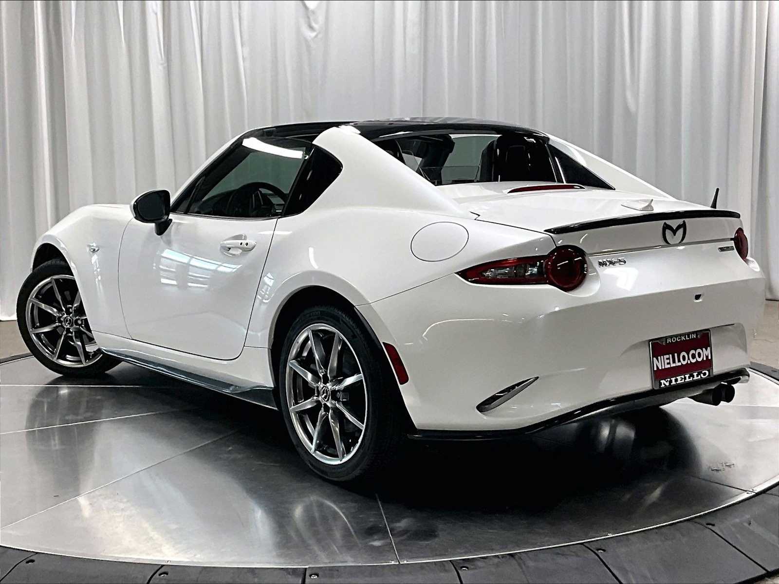 2023 Mazda MX-5 Miata RF Grand Touring Manual photo 2