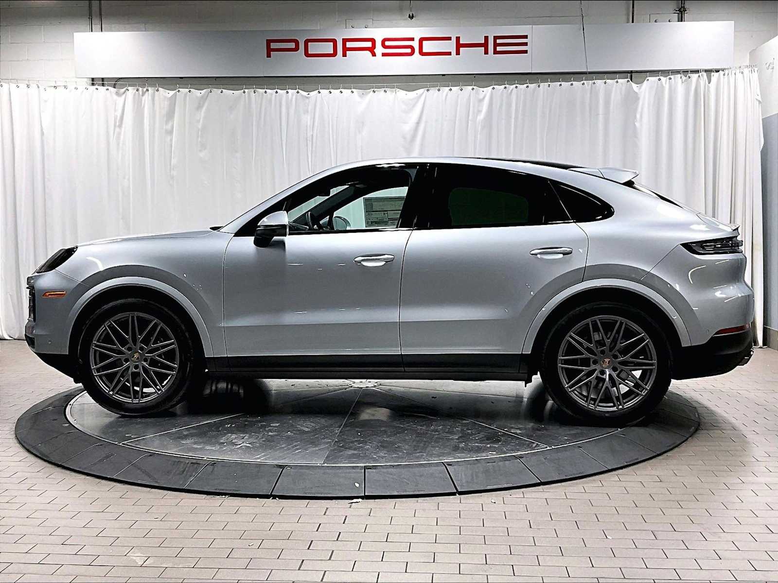 2026 Porsche Cayenne Coupe photo 2