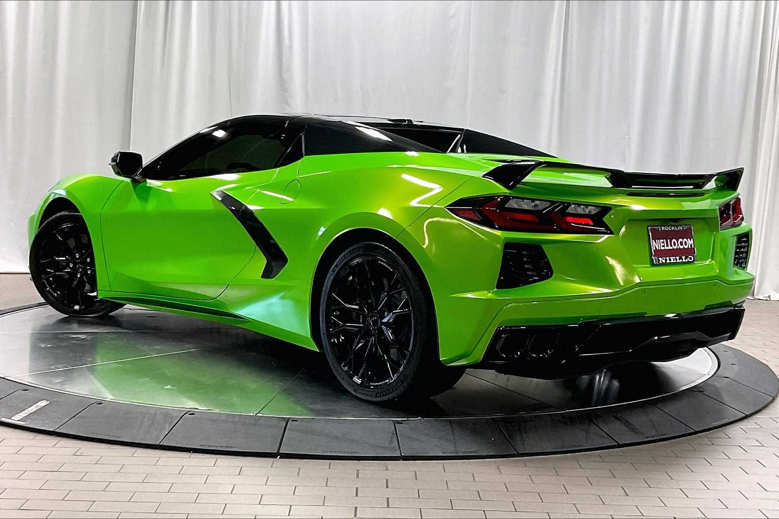 2024 Chevrolet Corvette 2LT Stingray photo 3