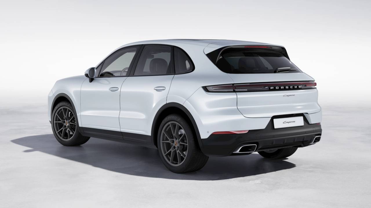 2026 Porsche Cayenne photo 2