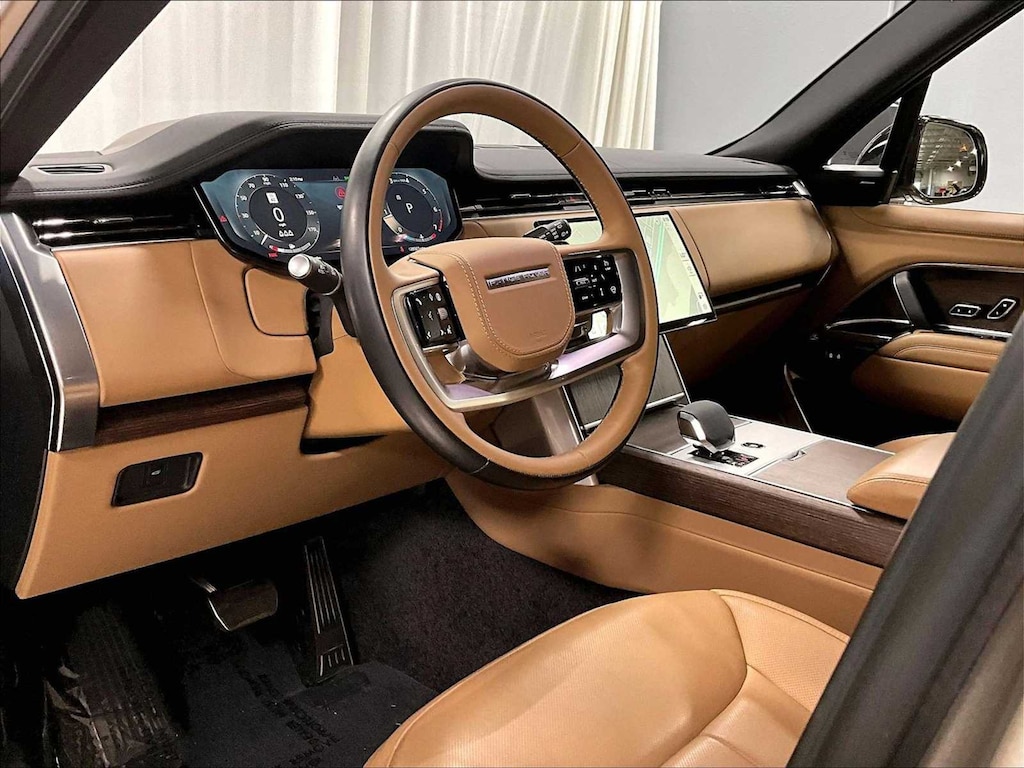 Used 2025 Land Rover Range Rover SE P400 SWB SUV