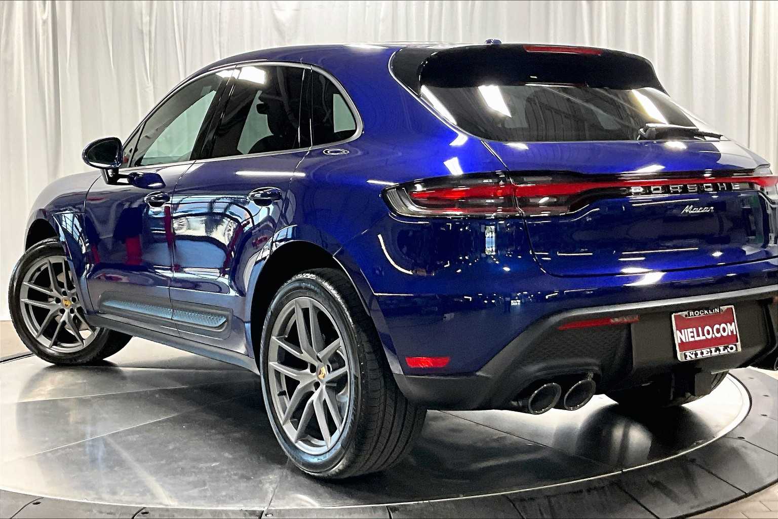 2025 Porsche Macan T photo 3