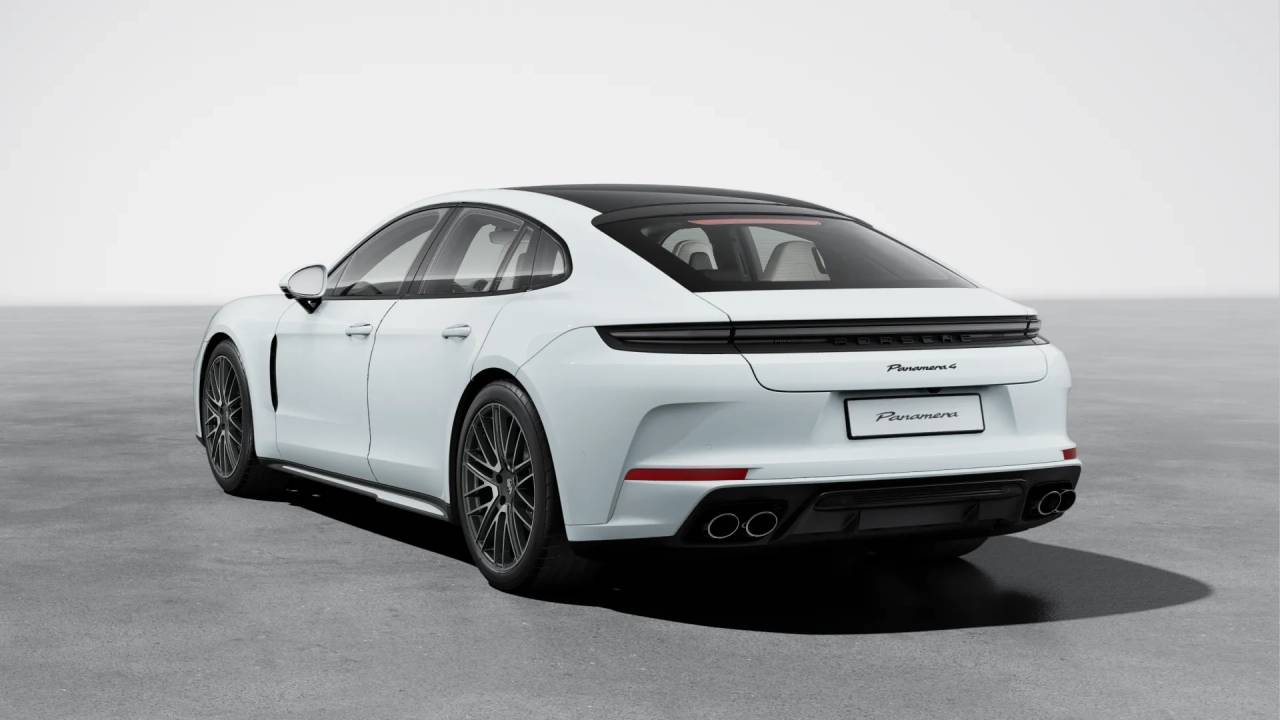 2026 Porsche Panamera 4 photo 3