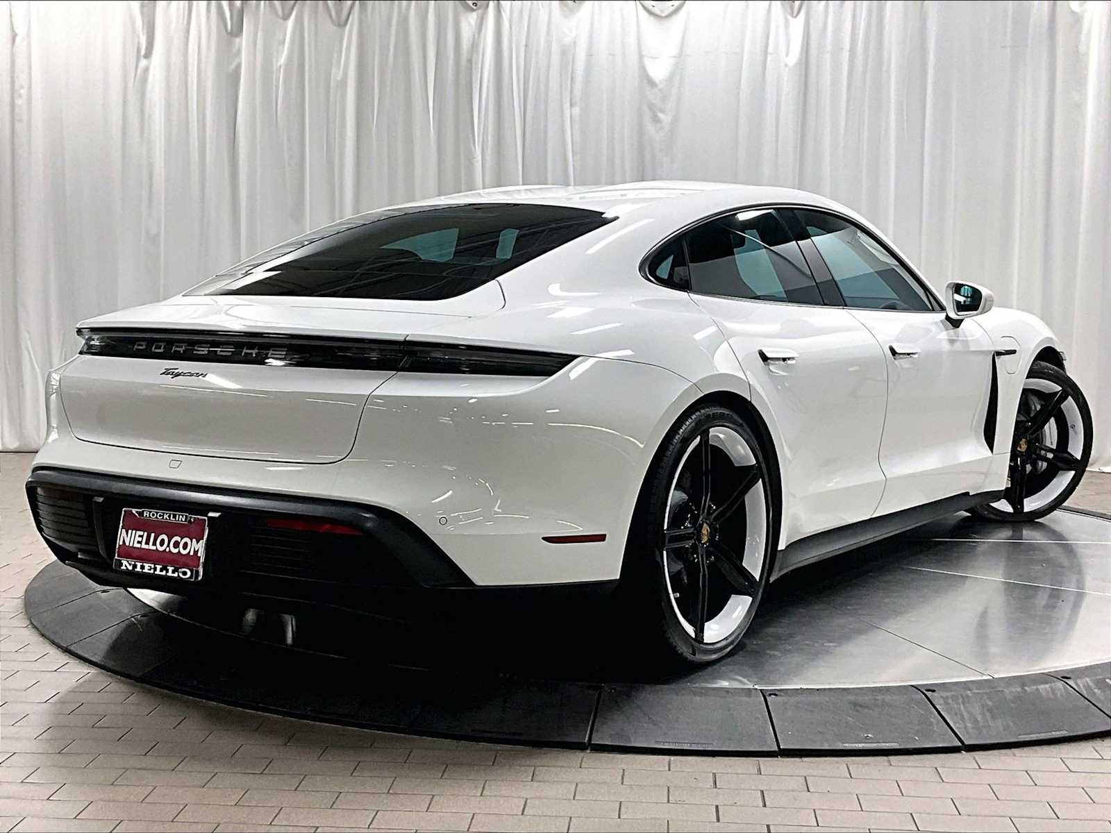 2022 Porsche Taycan RWD photo 6