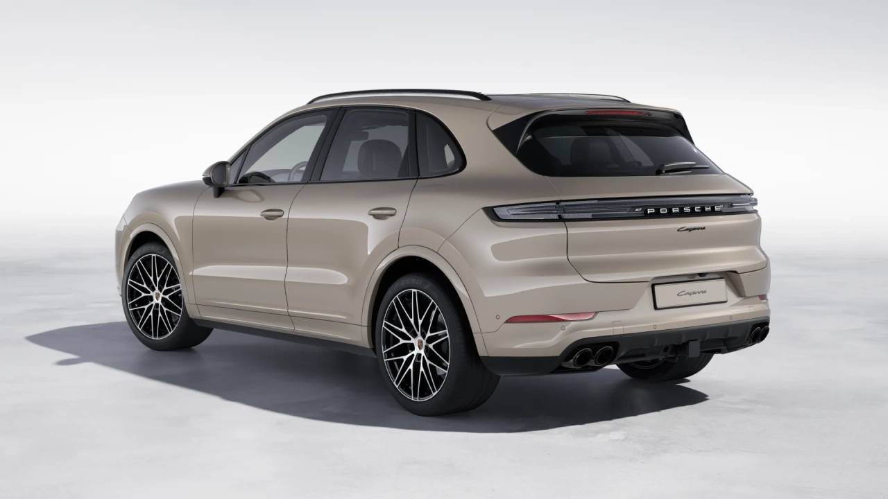 2026 Porsche Cayenne photo 3