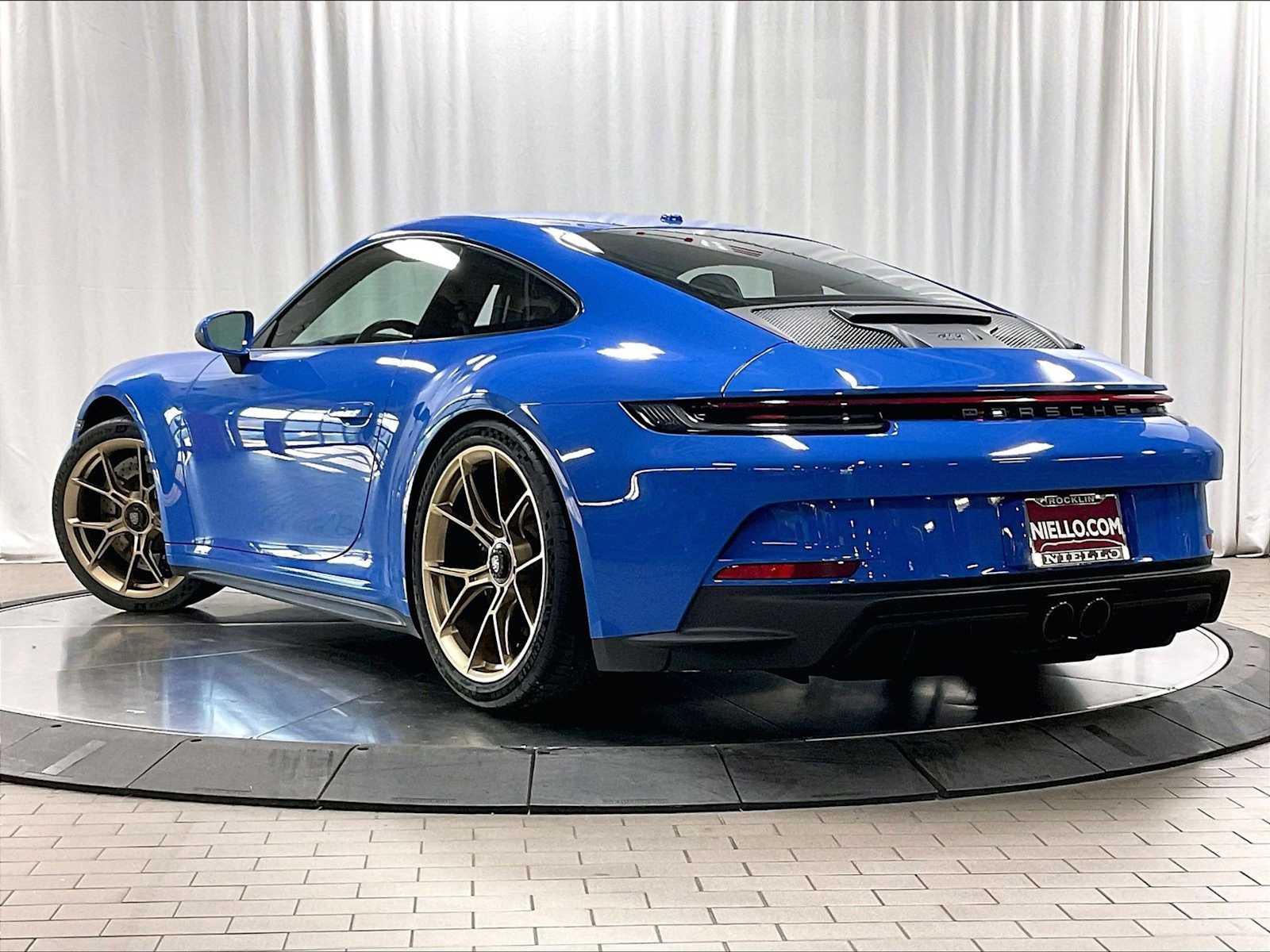 2022 Porsche 911 GT3 Touring photo 2