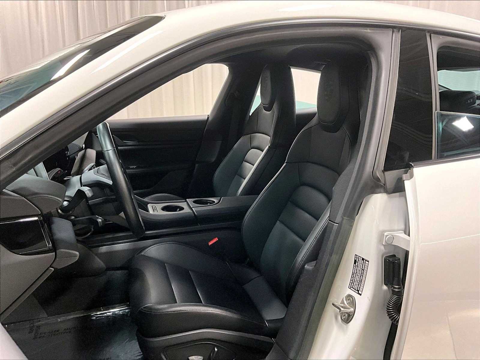 2022 Porsche Taycan RWD photo 4