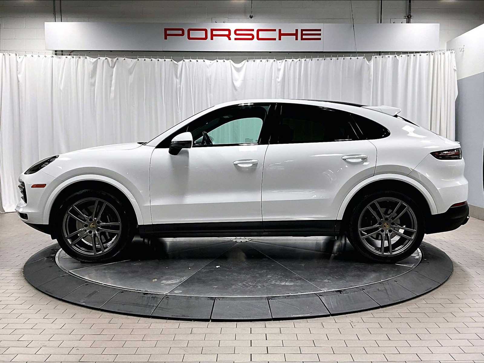 2023 Porsche Cayenne Platinum Edition Coupe photo 2