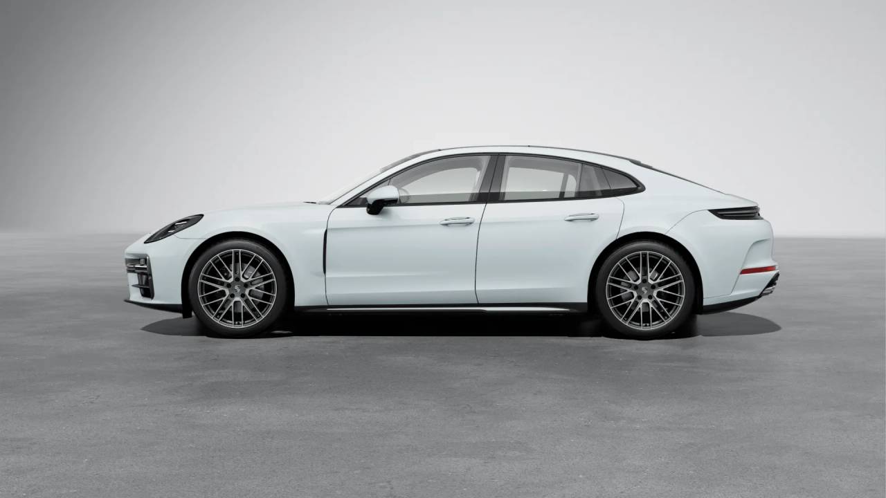 2026 Porsche Panamera 4 photo 2