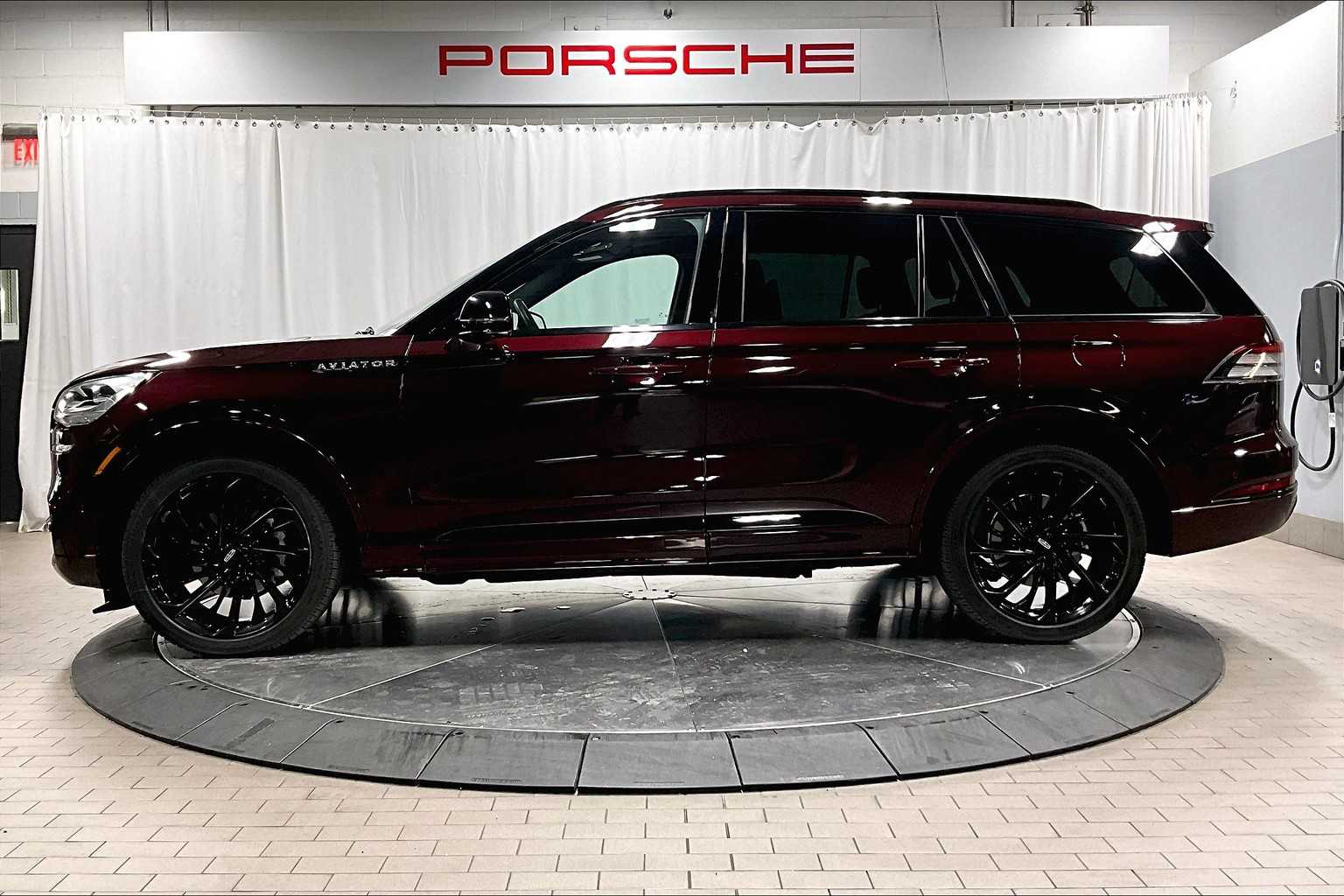 2022 Lincoln Aviator Reserve photo 2